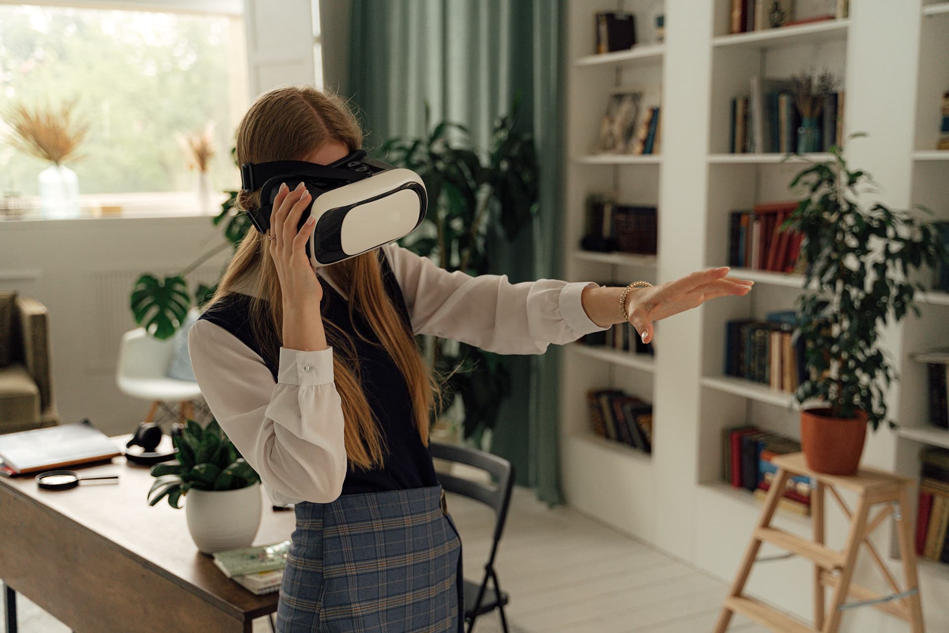 Contact Virtual Reality University